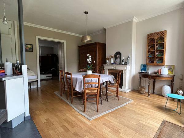 Maison - 9 pièces - 208 m²