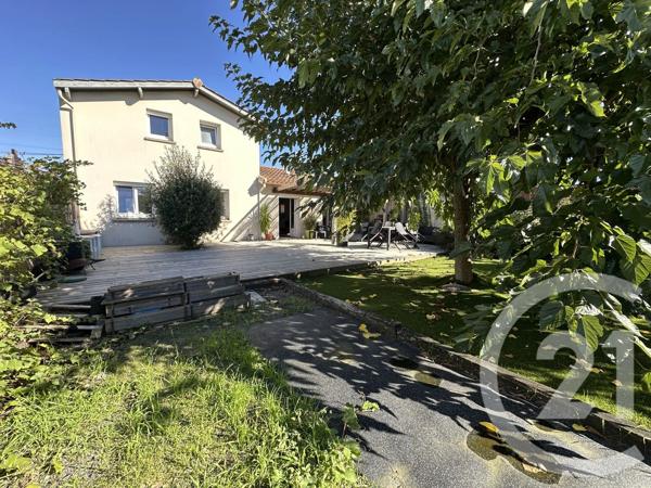 Maison à vendre  7 pièces - 139 m 2   PESSAC  - 33