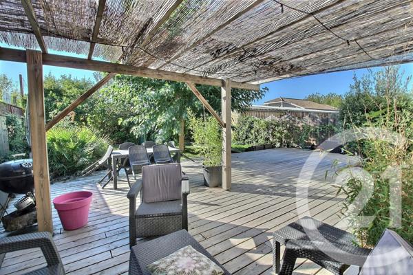 Maison à vendre  7 pièces - 139 m 2   PESSAC  - 33