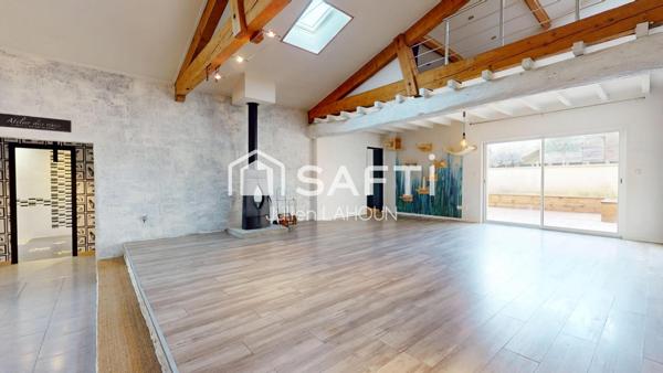 Magnifique Chai rénové avec terrasse et parkings