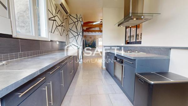 Magnifique Chai rénové avec terrasse et parkings