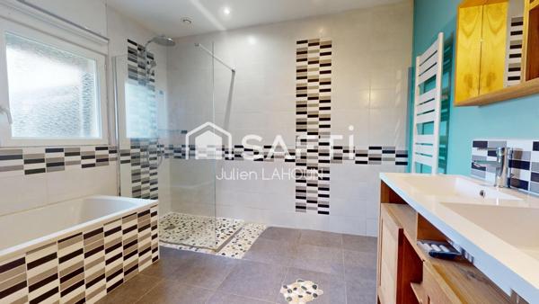 Magnifique Chai rénové avec terrasse et parkings