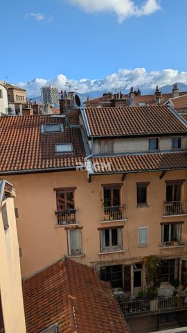 Grenoble (38000) Studio meublé hyper centre Grenoble