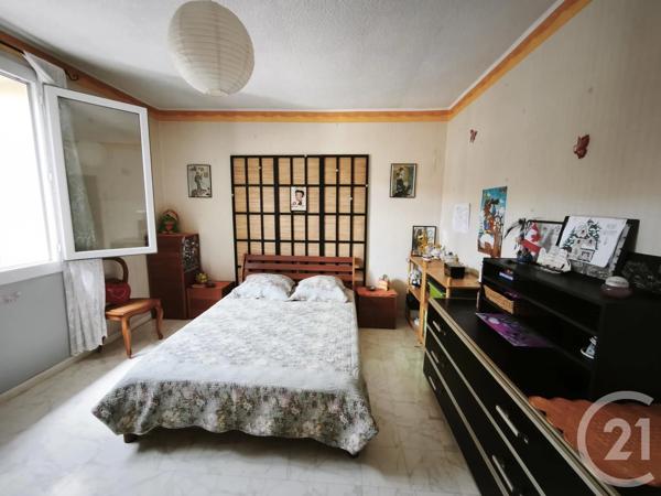 Maison à vendre  4 pièces - 170 m 2   MARIGNANE  - 13