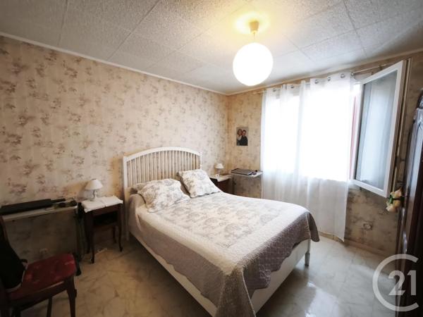 Maison à vendre  4 pièces - 170 m 2   MARIGNANE  - 13