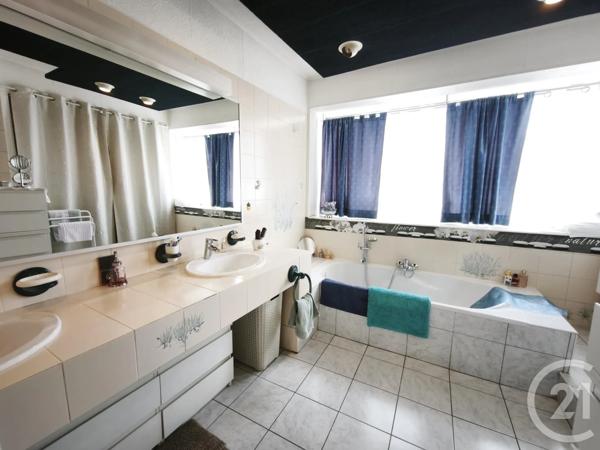 Maison à vendre  4 pièces - 170 m 2   MARIGNANE  - 13