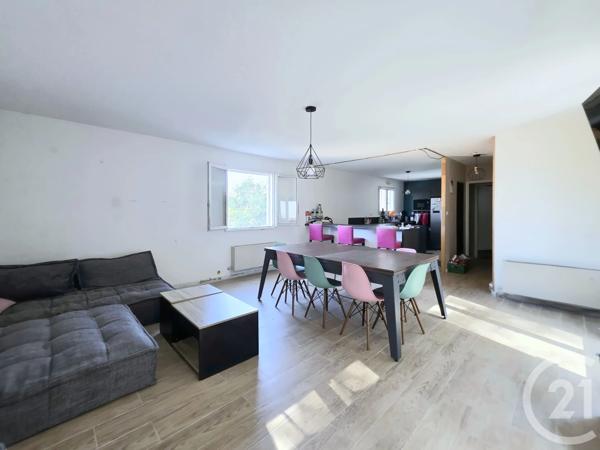 Maison à vendre  4 pièces - 170 m 2   MARIGNANE  - 13