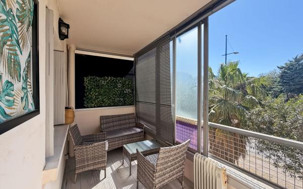 Appartement à vendre    4 pièces • 70,84 m2 Hyères