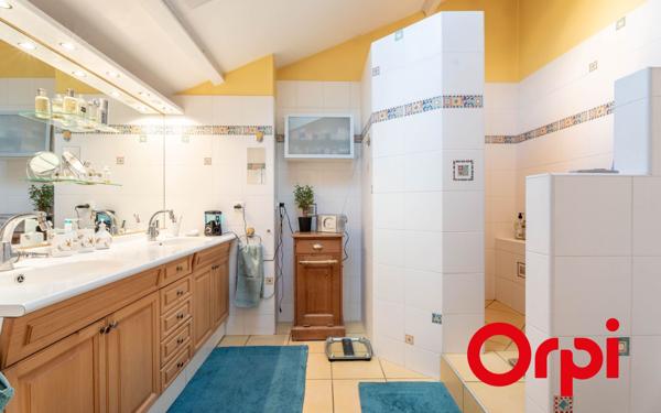 Maison à vendre    6 pièces • 215 m2 Vourles