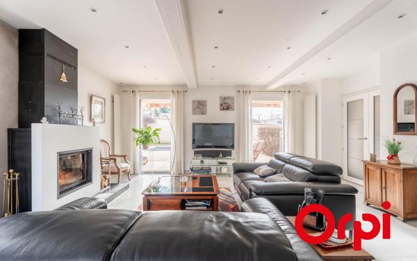 Maison à vendre    6 pièces • 215 m2 Vourles