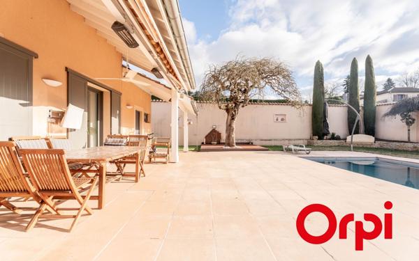 Maison à vendre    6 pièces • 215 m2 Vourles