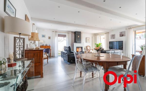 Maison à vendre    6 pièces • 215 m2 Vourles