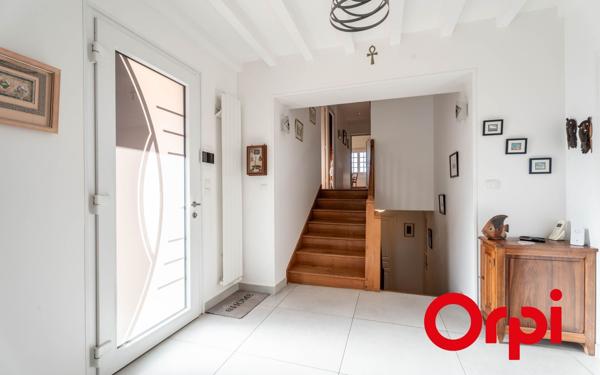 Maison à vendre    6 pièces • 215 m2 Vourles