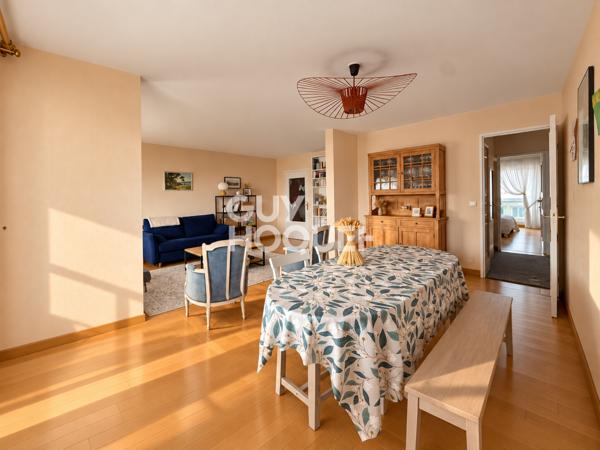 Appartement familial 5 pièces – 108 m² avec balcon et stationnement