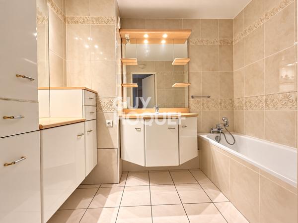 Appartement familial 5 pièces – 108 m² avec balcon et stationnement
