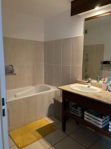 Appartement à vendre T3 meublé à SAINTE CLOTILDE (974)