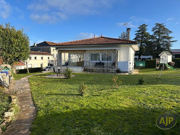 Vente maison Pons : 232 000 € - AJP Immobilier Pons