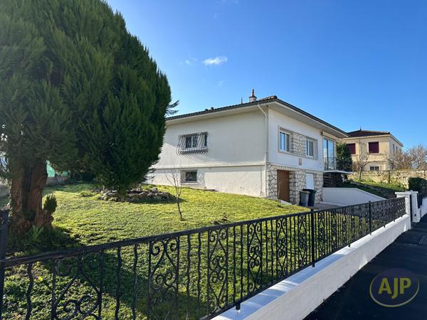 Vente maison Pons : 232 000 € - AJP Immobilier Pons