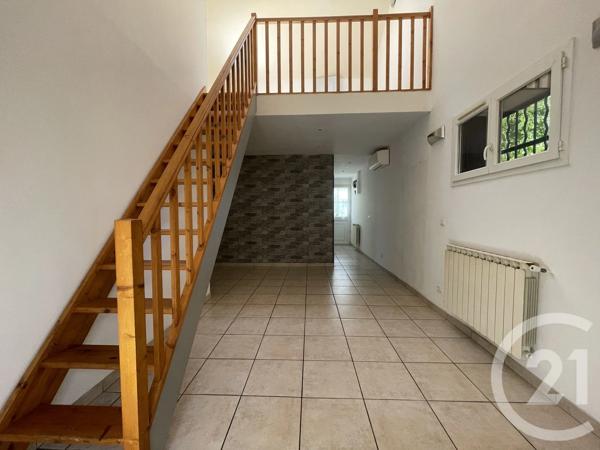 Maison à vendre  3 pièces - 61,11 m 2   MARSEILLE  - 13016