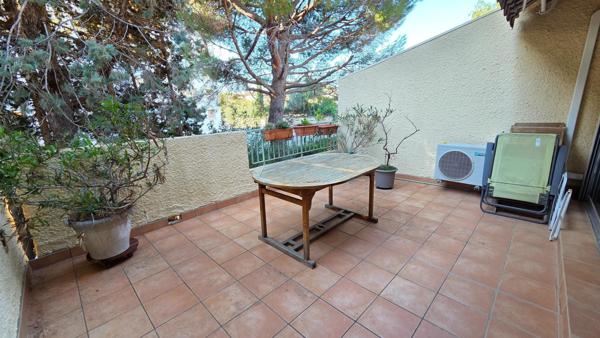 Appartement et Parking au calme, T3 d'environ 55 m² à deux pas du Capélan - Bandol