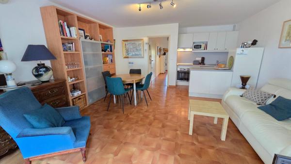 Appartement et Parking au calme, T3 d'environ 55 m² à deux pas du Capélan - Bandol