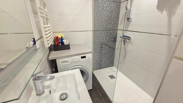 Appartement et Parking au calme, T3 d'environ 55 m² à deux pas du Capélan - Bandol