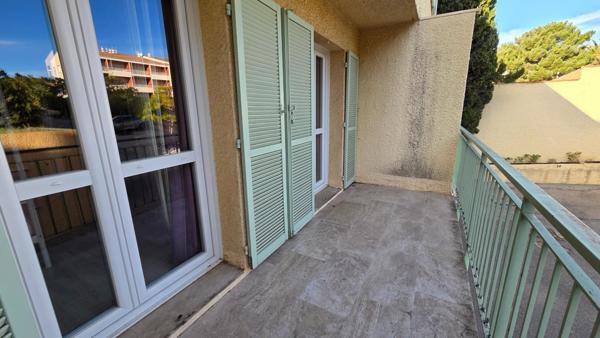 Appartement et Parking au calme, T3 d'environ 55 m² à deux pas du Capélan - Bandol