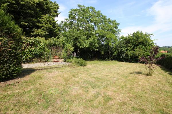 Bourbon-Lancy (71140) Maison Deux chambres à vendre avec terrain