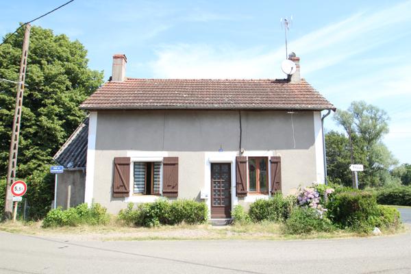 Bourbon-Lancy (71140) Maison Deux chambres à vendre avec terrain