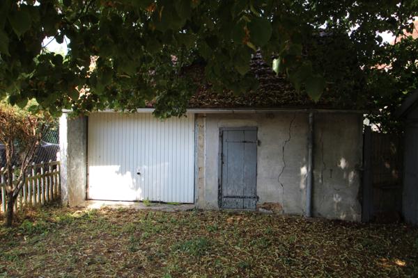 Bourbon-Lancy (71140) Maison Deux chambres à vendre avec terrain