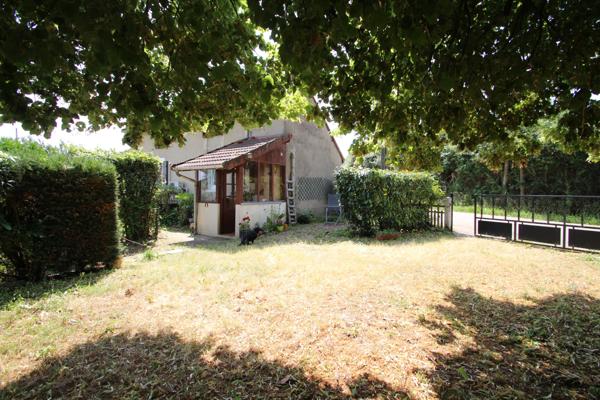 Bourbon-Lancy (71140) Maison Deux chambres à vendre avec terrain
