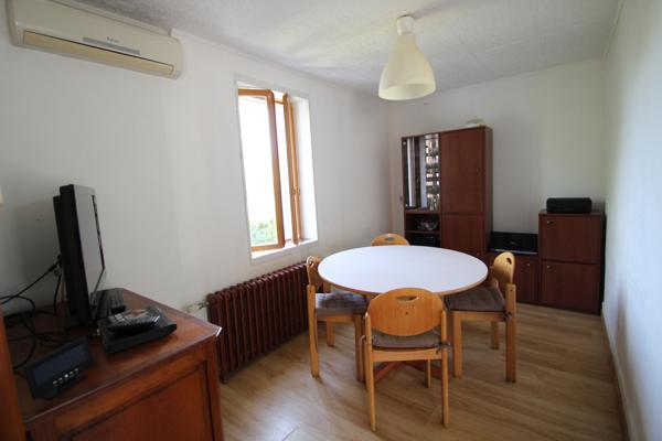 Bourbon-Lancy (71140) Maison Deux chambres à vendre avec terrain