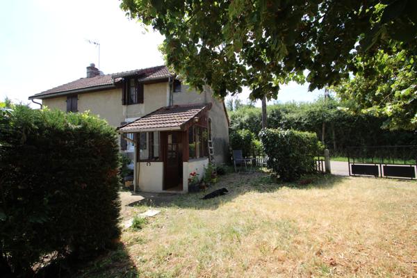 Bourbon-Lancy (71140) Maison Deux chambres à vendre avec terrain