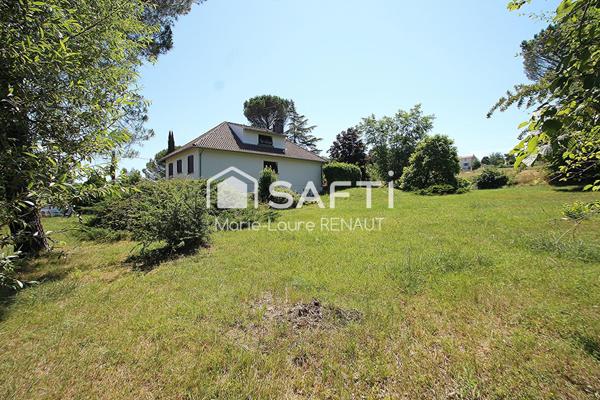 Maison traditionnelle de 1973 - 4 chambres - Terrain 2438m²