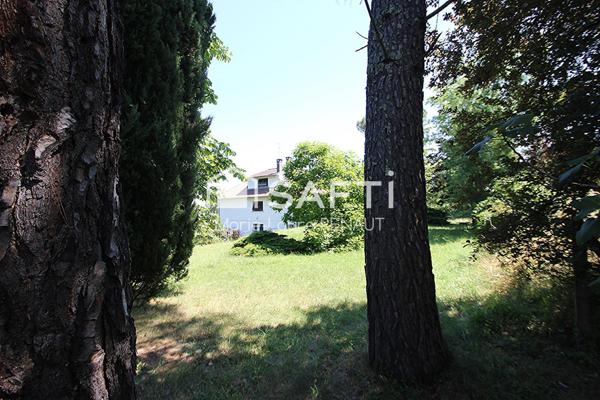 Maison traditionnelle de 1973 - 4 chambres - Terrain 2438m²