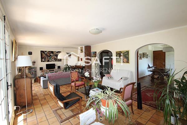 Maison traditionnelle de 1973 - 4 chambres - Terrain 2438m²