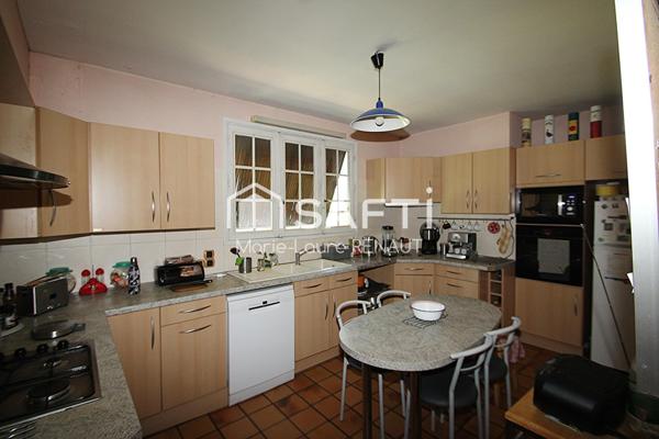 Maison traditionnelle de 1973 - 4 chambres - Terrain 2438m²