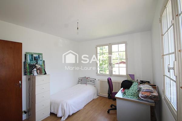 Maison traditionnelle de 1973 - 4 chambres - Terrain 2438m²