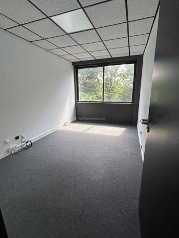 Location Bureau 5 pièces 100 m2 à Dardilly
