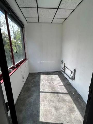 Location Bureau 5 pièces 100 m2 à Dardilly