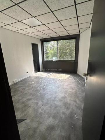 Location Bureau 5 pièces 100 m2 à Dardilly
