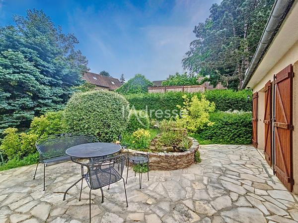 A vendre maison de 200 m² sur sous-sol total