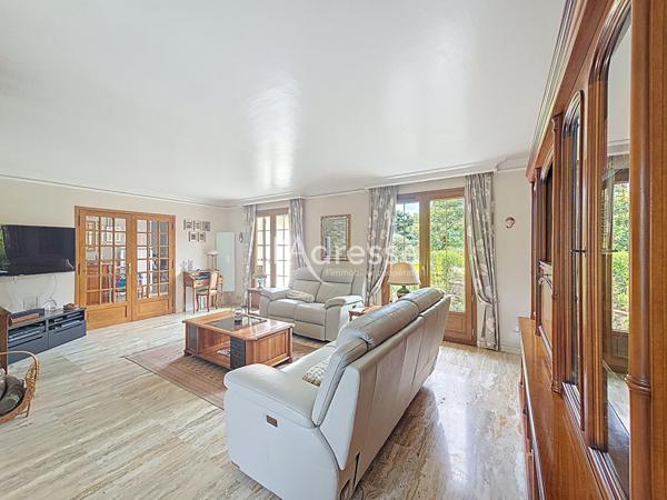 A vendre maison de 200 m² sur sous-sol total