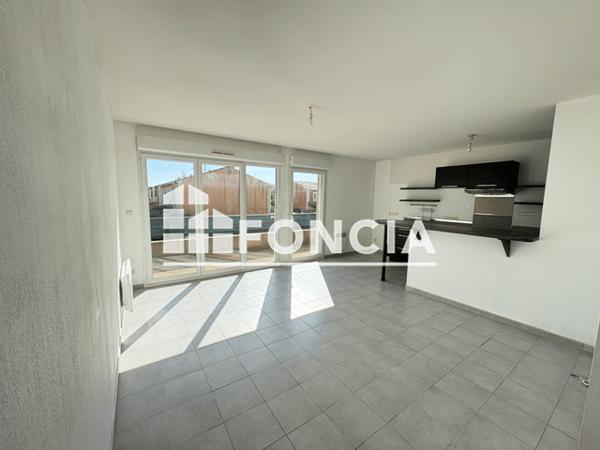 Location Appartement 3 pièces 62.65 m² - 3 RUE DU FRIOUL Saint Martin De Crau 13310