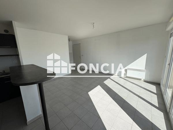 Location Appartement 3 pièces 62.65 m² - 3 RUE DU FRIOUL Saint Martin De Crau 13310