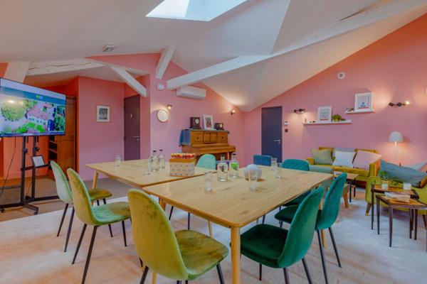 69740 GENAS - Murs commerciaux 345 m², Terrain 1.281 m²