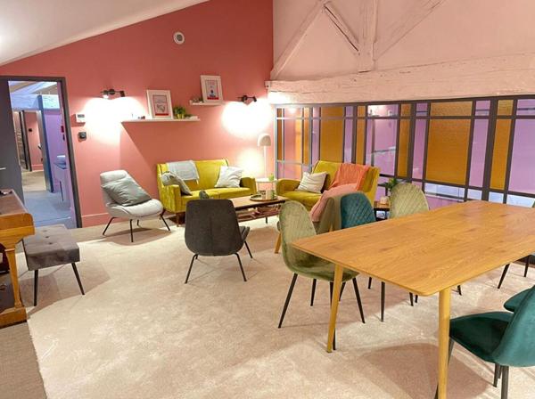 69740 GENAS - Murs commerciaux 345 m², Terrain 1.281 m²