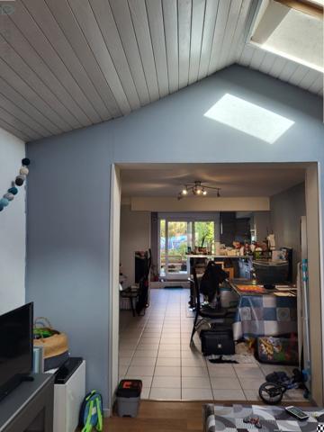 Belle maison de ville, proche de tout commerce