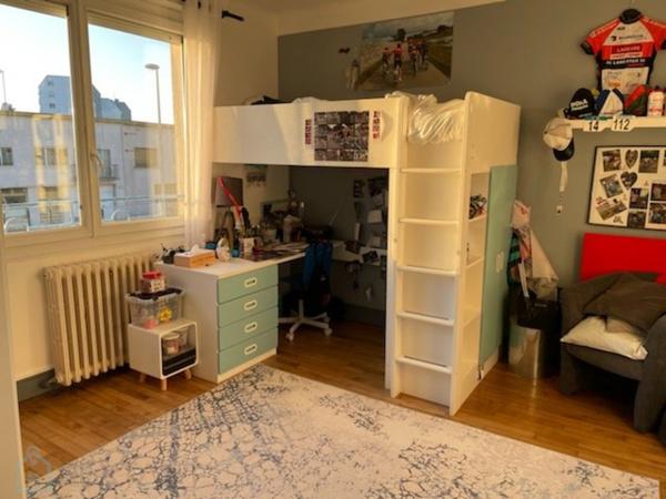 Belle maison de ville, proche de tout commerce