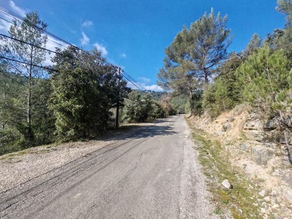 Terrain à vendre 45 000 € Solliès-Toucas 8475 m² DPE